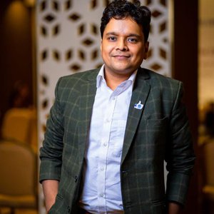 CS VINEET KUMAR AGARWAL